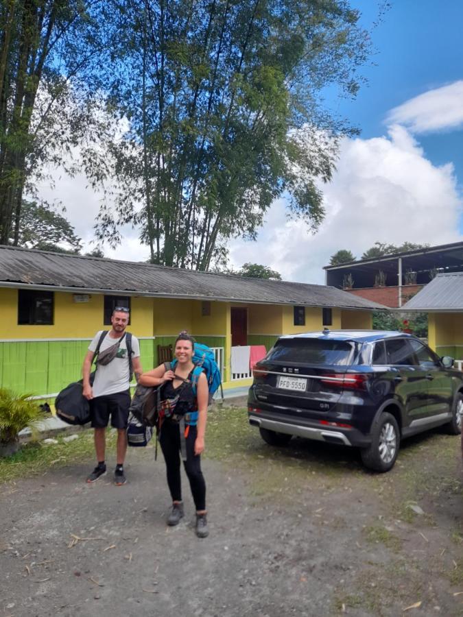Hostal Henrry'S Mindo Exterior foto